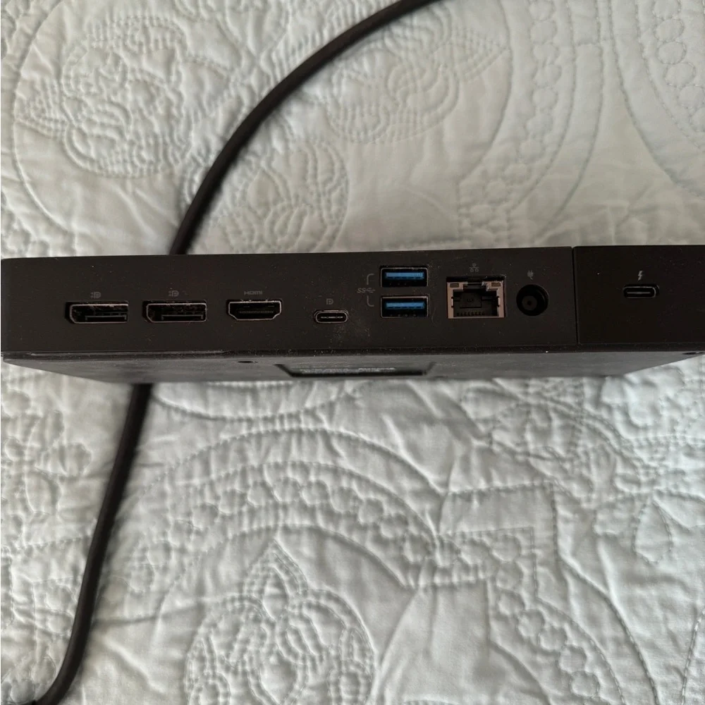 Dell Docking Station works with many brands for external monitor and more